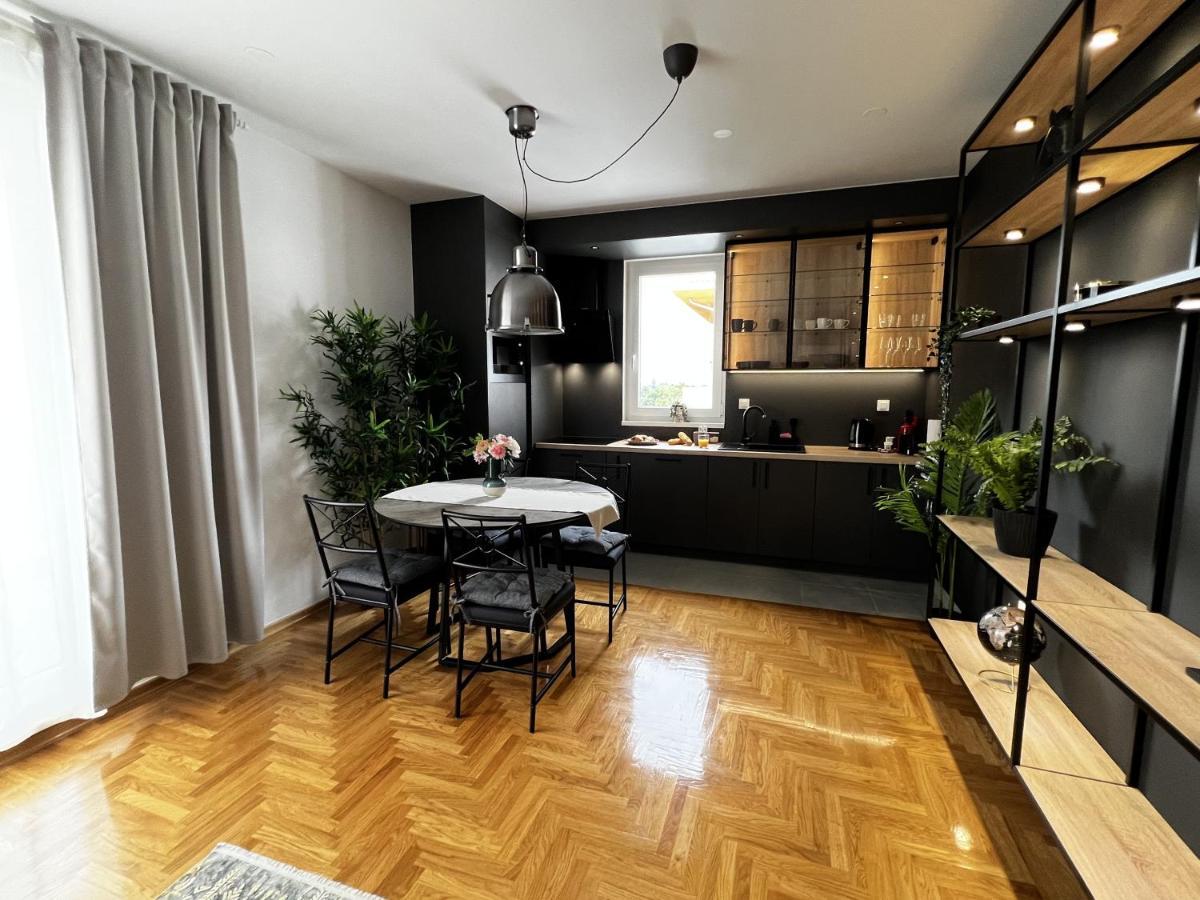 Apartment4two 1 Evcharger And Private Parking Apartmán *